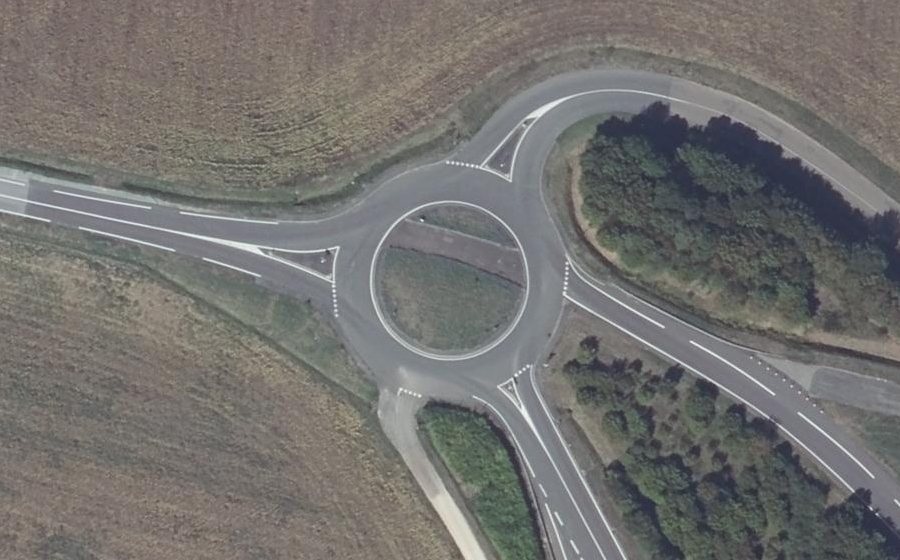 Vue aérienne du Rond-point anonyme n°70735491