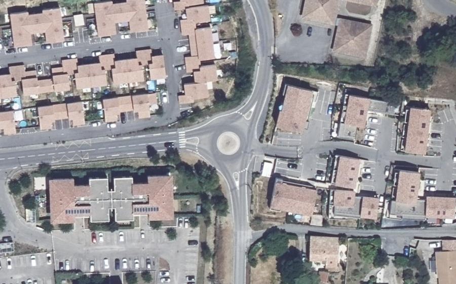 Vue aérienne du Rond-point anonyme n°708152401
