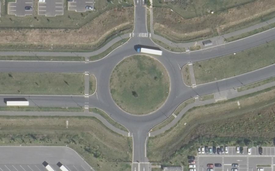 Vue aérienne du Rond-point anonyme n°709014842