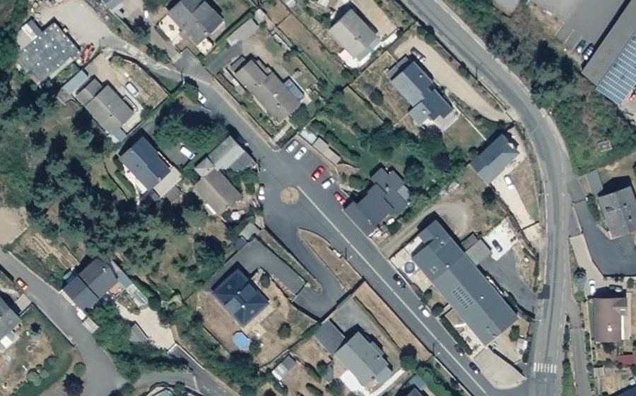 Vue aérienne du Rond-point anonyme n°70909073