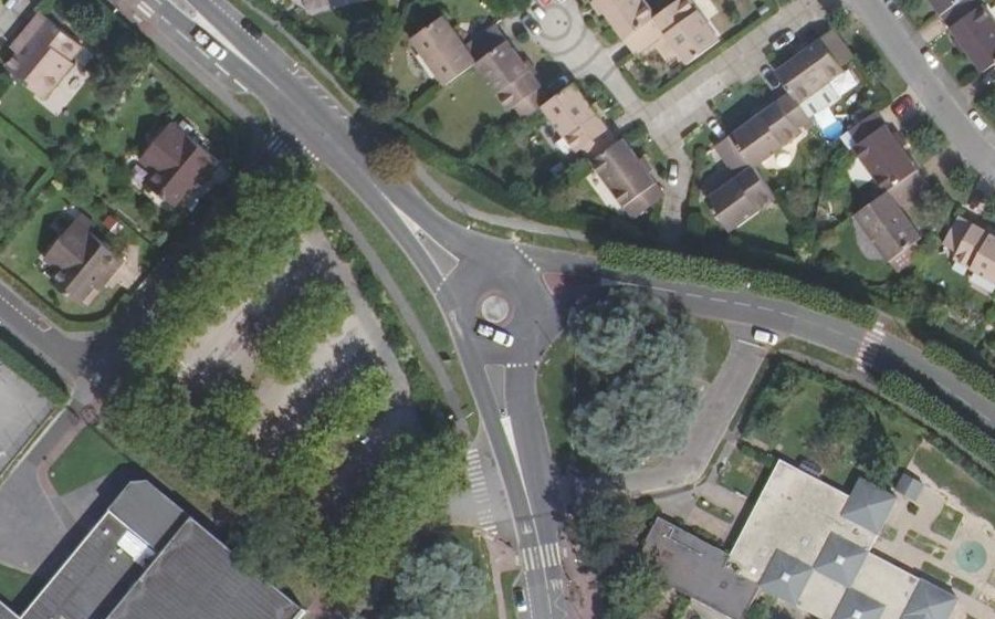 Vue aérienne du Rond-point anonyme n°71008125