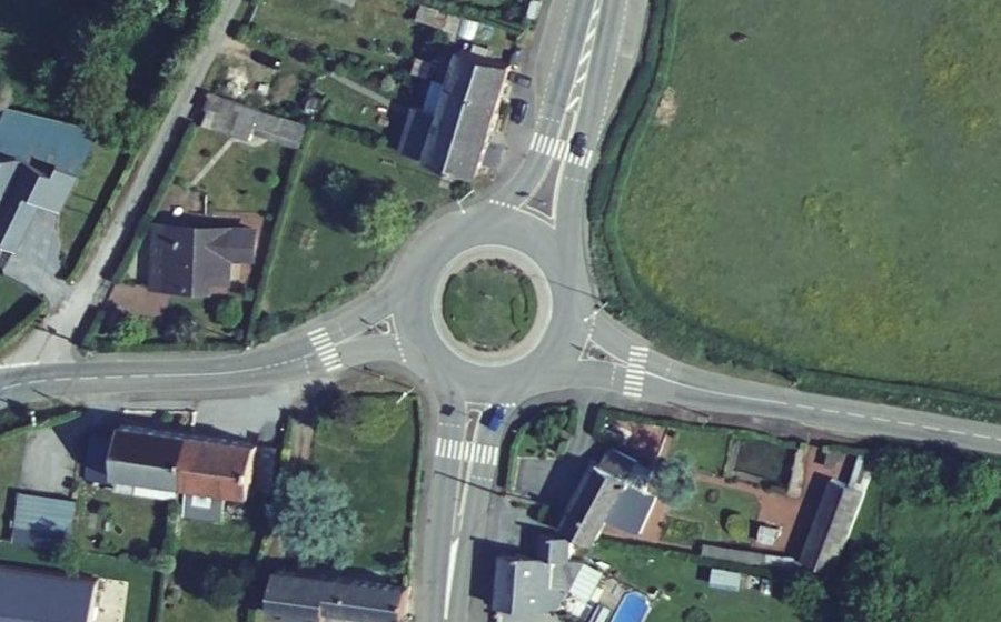 Vue aérienne du Rond-point anonyme n°71010093