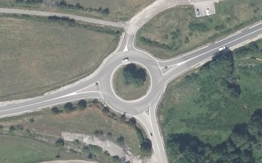Vue aérienne du Rond-point anonyme n°71033923