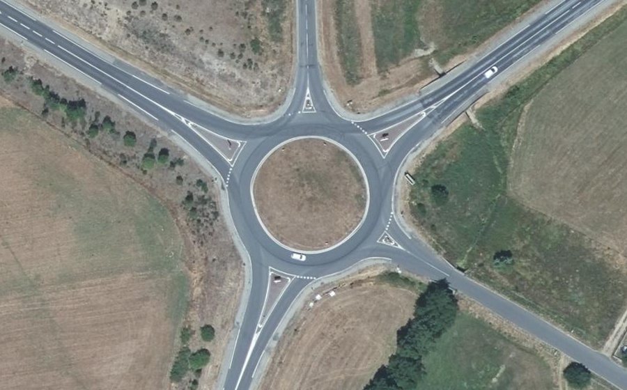 Vue aérienne du Rond-point anonyme n°710429411