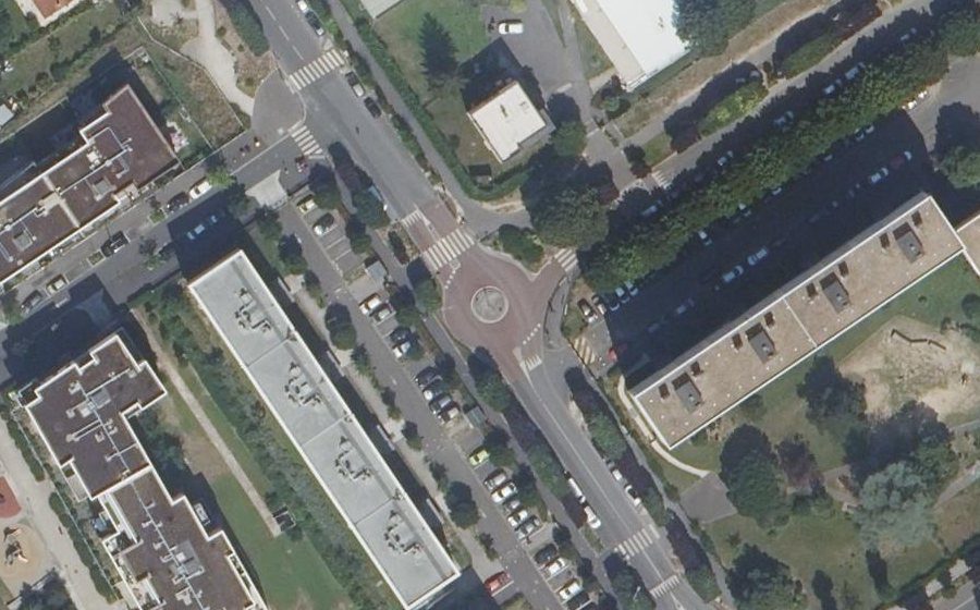 Vue aérienne du Rond-point anonyme n°71055022