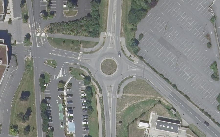 Vue aérienne du Rond-point anonyme n°710702051