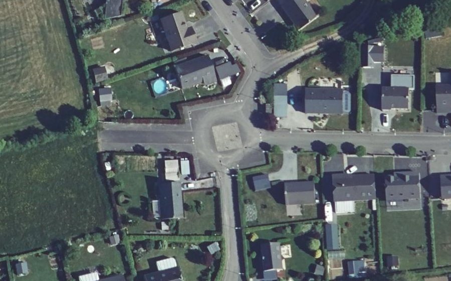 Vue aérienne du Rond-point anonyme n°71089996