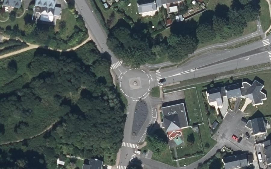 Vue aérienne du Rond-point anonyme n°710985394