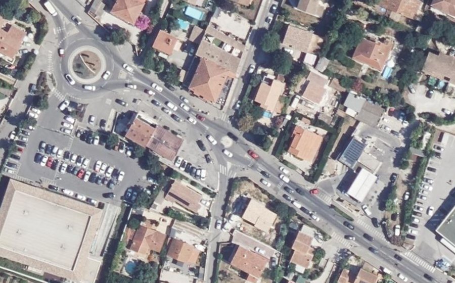 Vue aérienne du Rond-point anonyme n°711025177