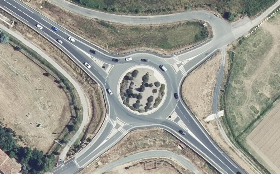Vue aérienne du Rond-point anonyme n°711424668
