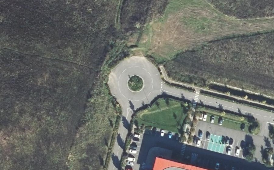 Vue aérienne du Rond-point anonyme n°712035117