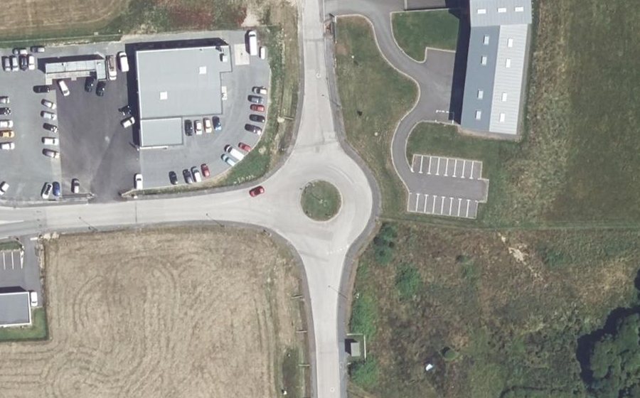 Vue aérienne du Rond-point anonyme n°712139225