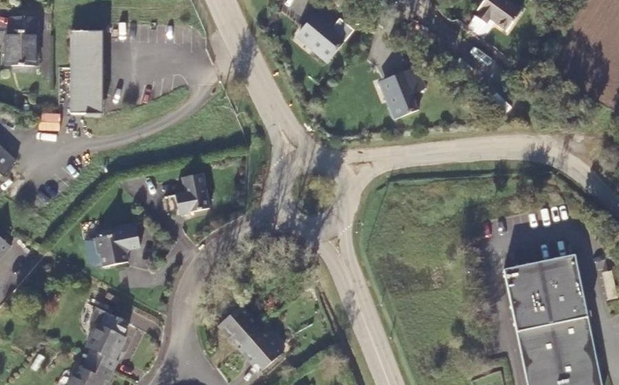 Vue aérienne du Rond-point anonyme n°71259580