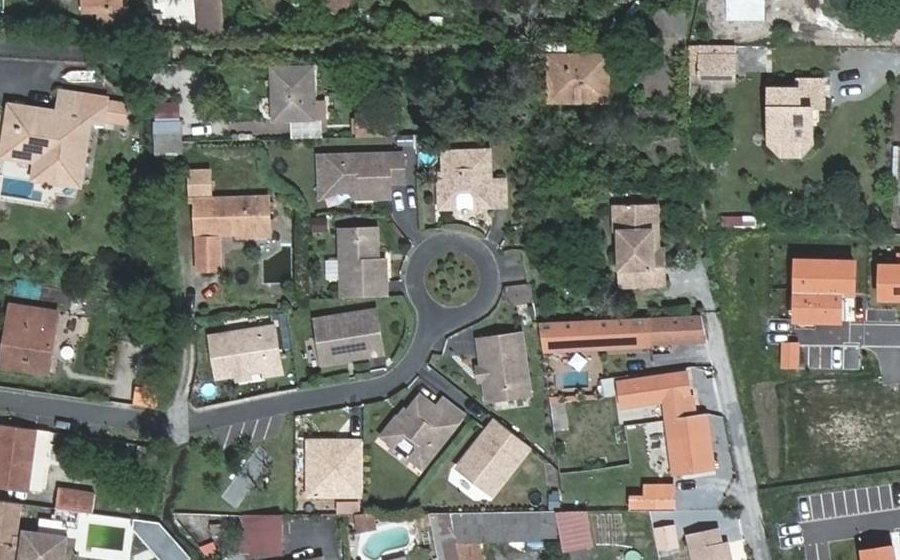 Vue aérienne du Rond-point anonyme n°712999799