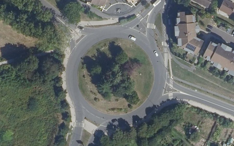 Vue aérienne du Rond-point anonyme n°713194022