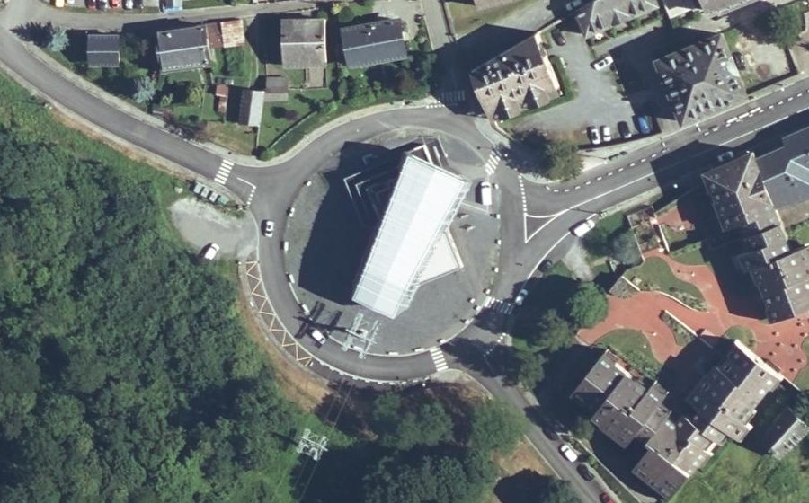 Vue aérienne du Rond-point anonyme n°71444291