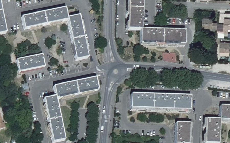 Vue aérienne du Rond-point anonyme n°714471709