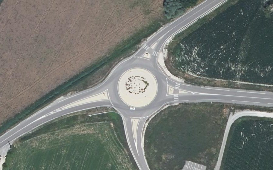 Vue aérienne du Rond-point anonyme n°714534725