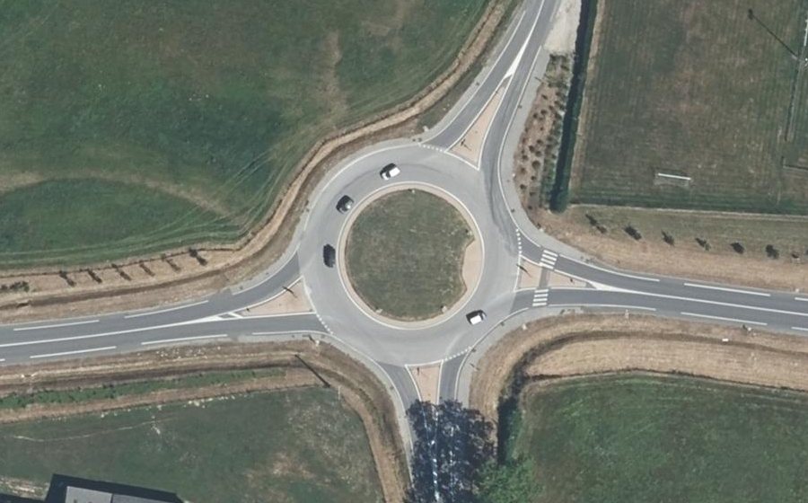 Vue aérienne du Rond-point anonyme n°714627225