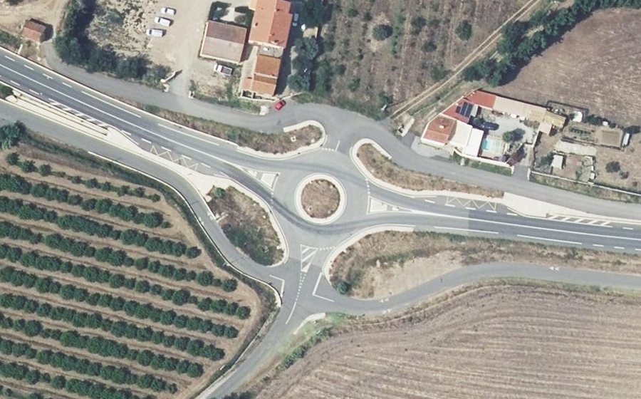 Vue aérienne du Rond-point anonyme n°715070268