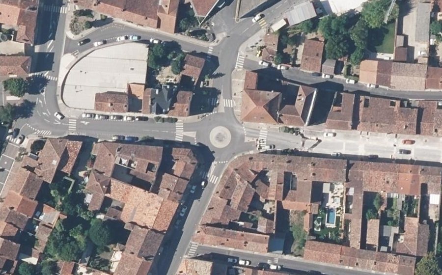 Vue aérienne du Rond-point anonyme n°715074869