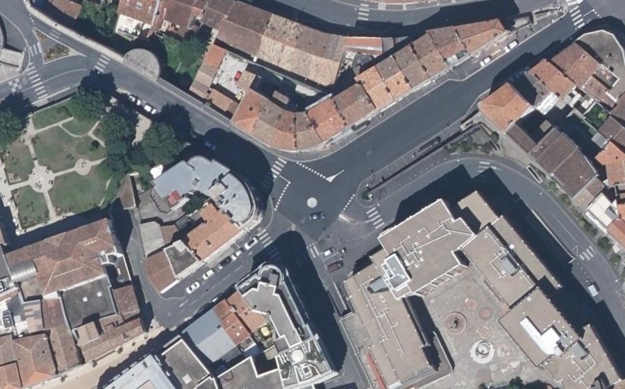 Vue aérienne du Rond-point anonyme n°715074881