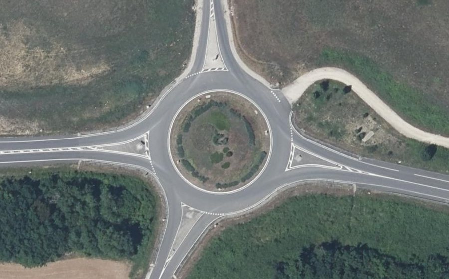 Vue aérienne du Rond-point anonyme n°715074883