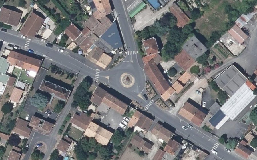 Vue aérienne du Rond-point anonyme n°715074896
