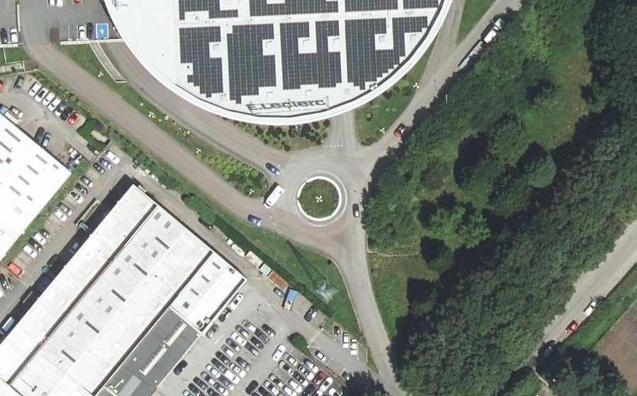 Vue aérienne du Rond-point anonyme n°715102503