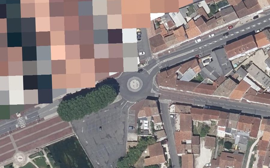Vue aérienne du Rond-point anonyme n°715163811