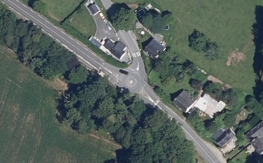 Vue aérienne du Rond-point anonyme n°715822294