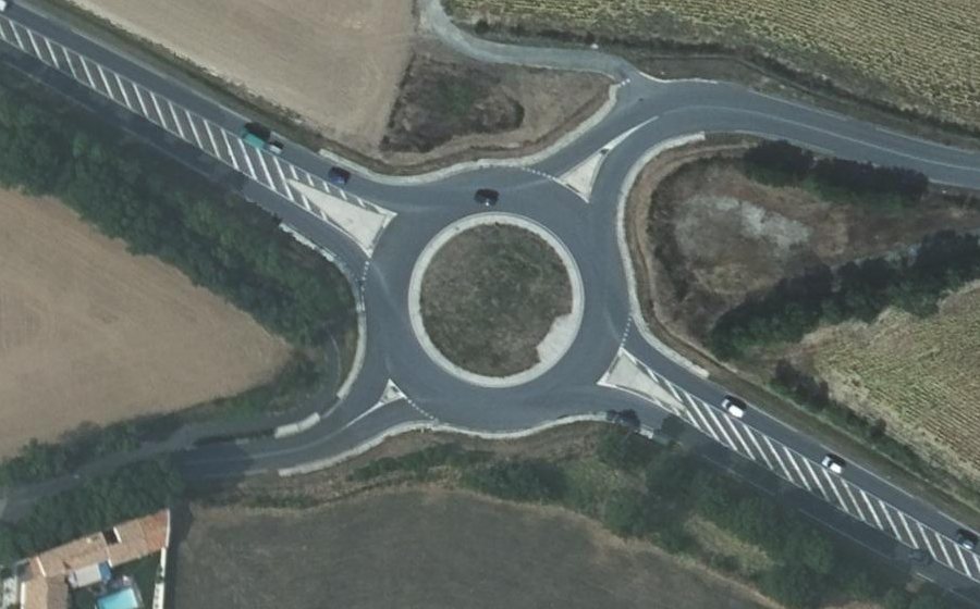 Vue aérienne du Rond-point anonyme n°716708352