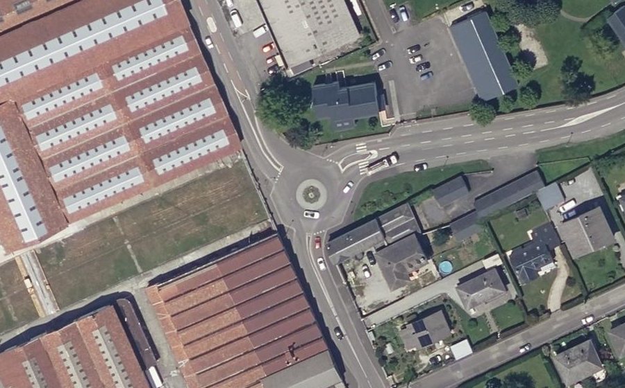 Vue aérienne du Rond-point anonyme n°71736706