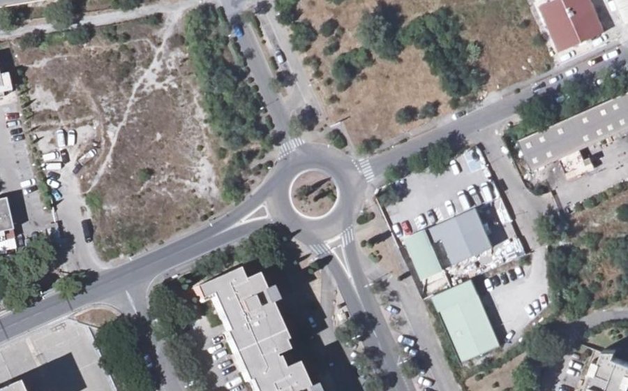 Vue aérienne du Rond-point anonyme n°718024580
