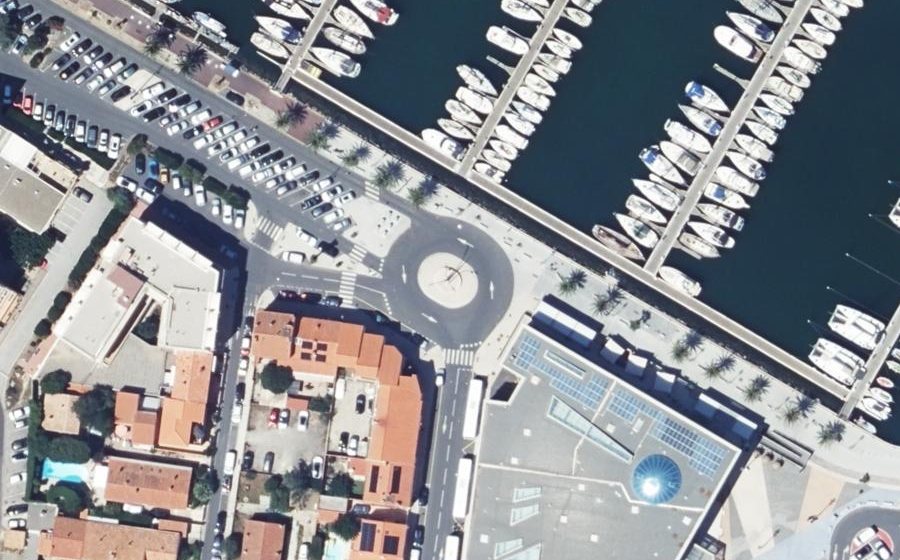 Vue aérienne du Rond-point anonyme n°718414897