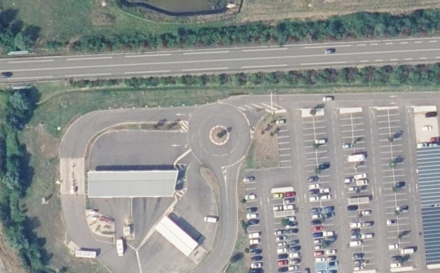 Vue aérienne du Rond-point anonyme n°718934539