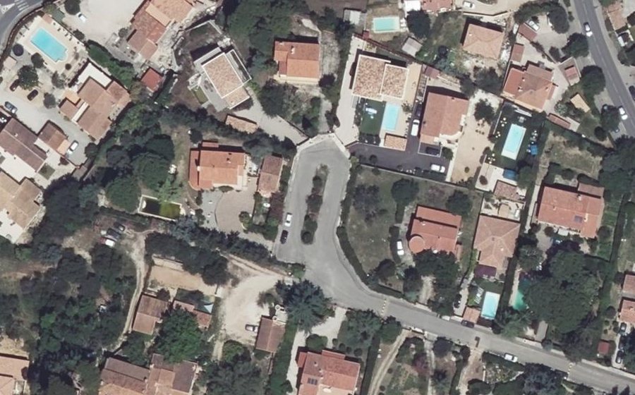 Vue aérienne du Rond-point anonyme n°71896856