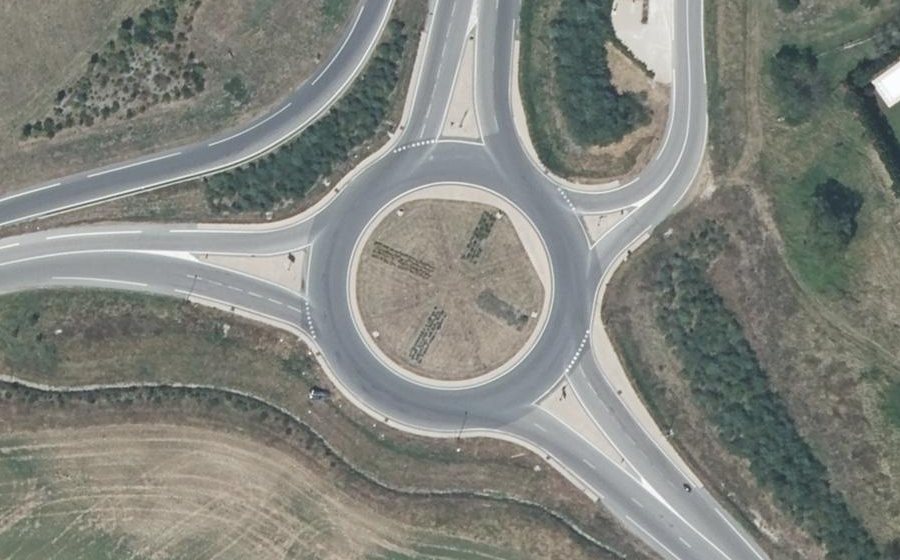 Vue aérienne du Rond-point anonyme n°719505256