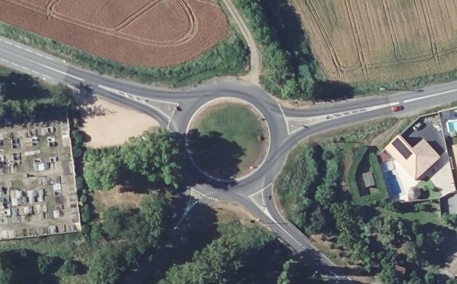 Vue aérienne du Rond-point anonyme n°71966371