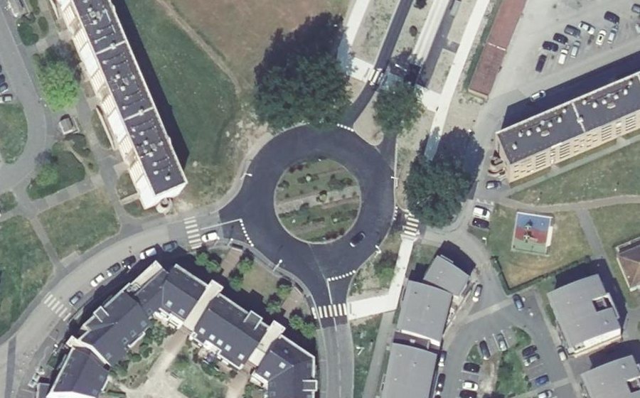 Vue aérienne du Rond-point anonyme n°720355025