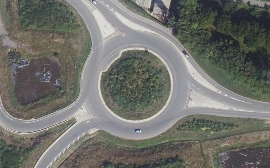 Vue aérienne du Rond-point anonyme n°720559650