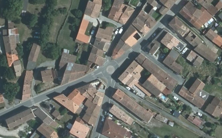 Vue aérienne du Rond-point anonyme n°720888432