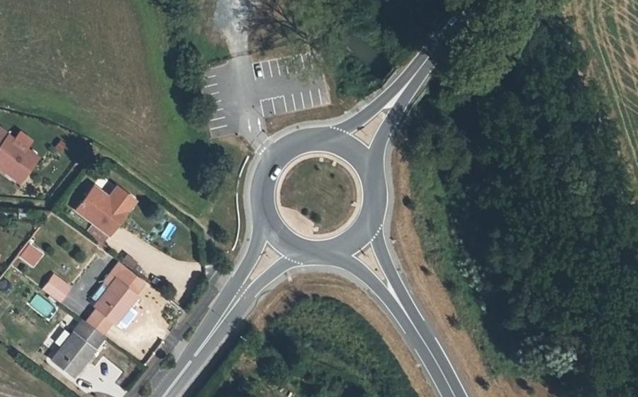 Vue aérienne du Rond-point anonyme n°721014119