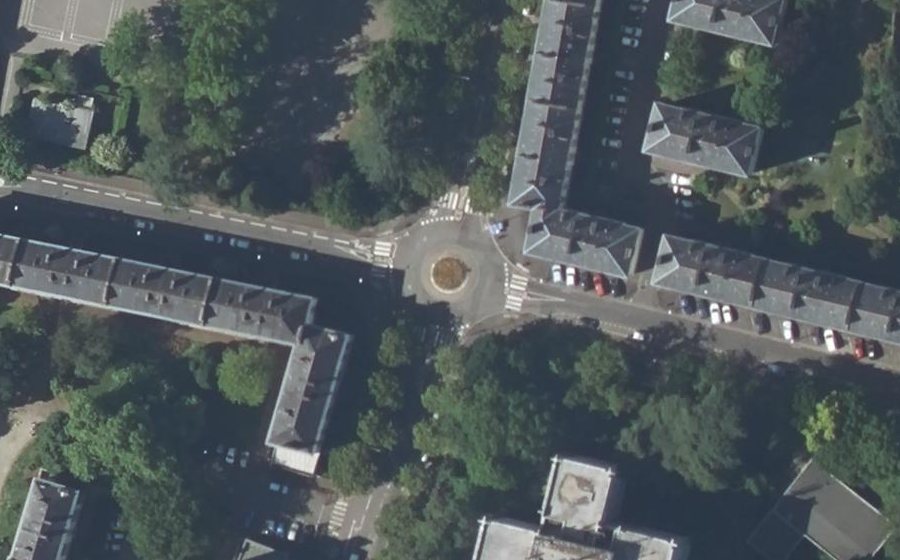 Vue aérienne du Rond-point anonyme n°721020840