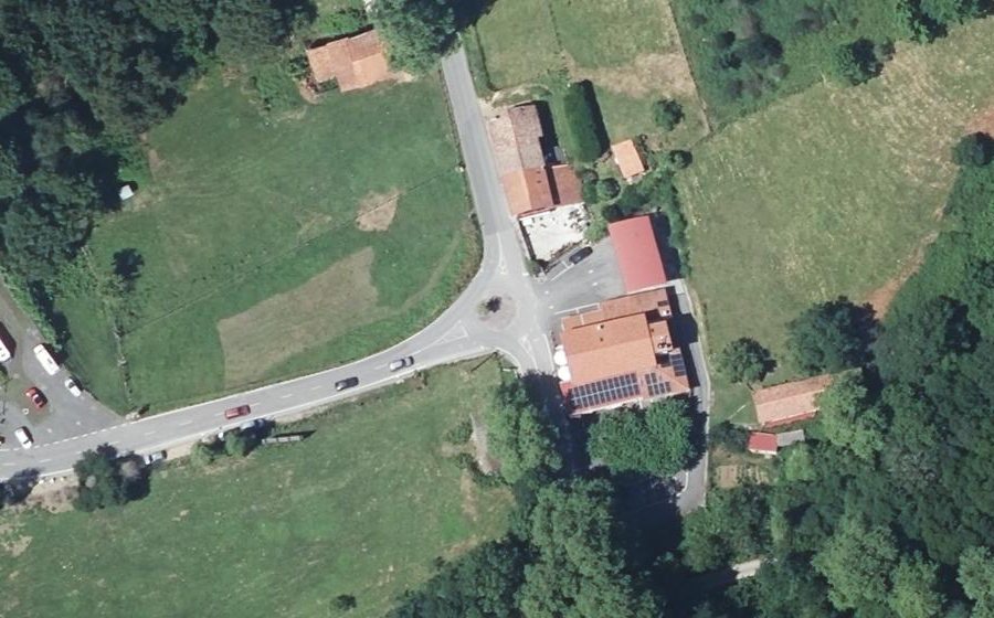 Vue aérienne du Rond-point anonyme n°721030564