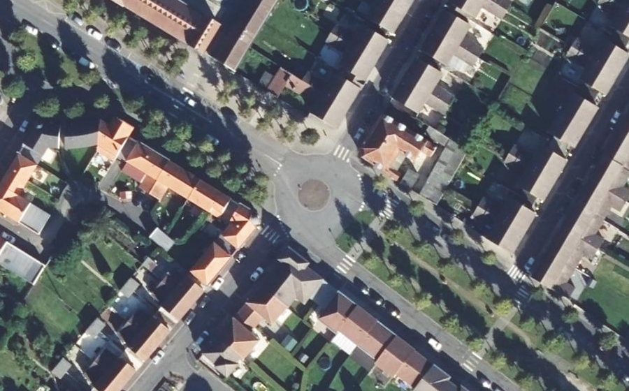 Vue aérienne du Rond-point anonyme n°721545537