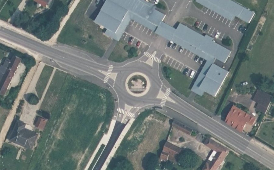 Vue aérienne du Rond-point anonyme n°722017597