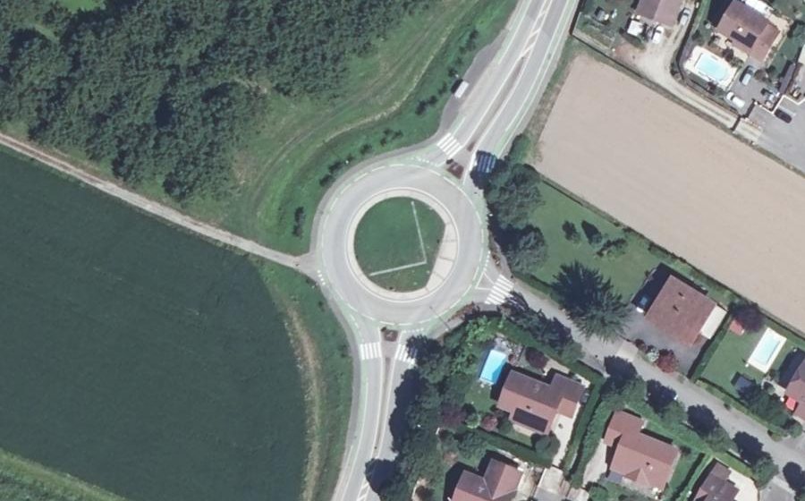 Vue aérienne du Rond-point anonyme n°722054158