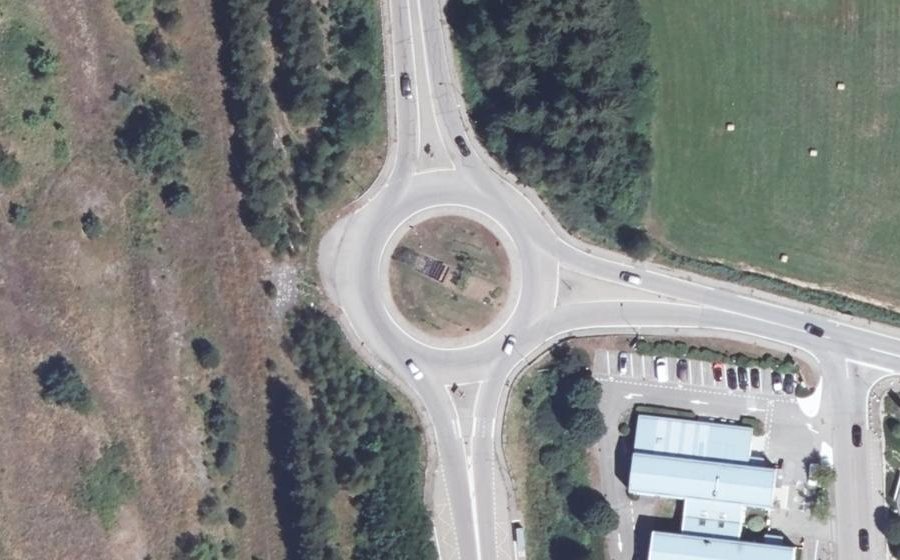 Vue aérienne du Rond-point anonyme n°722067125