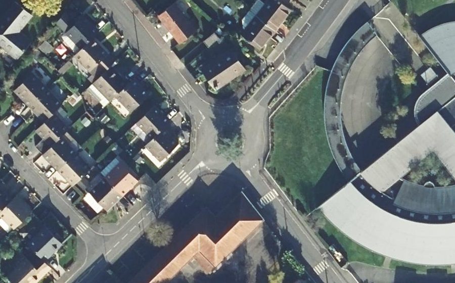 Vue aérienne du Rond-point anonyme n°722347473